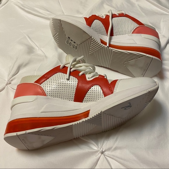 Micheal Kors shoe - Picture 3 of 3